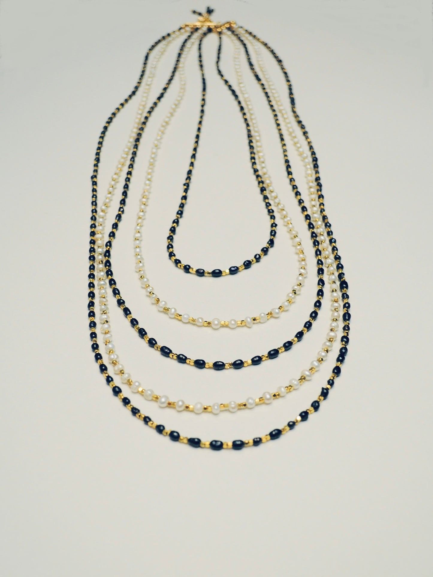 BLUE WHITE PEARL NECKLACE